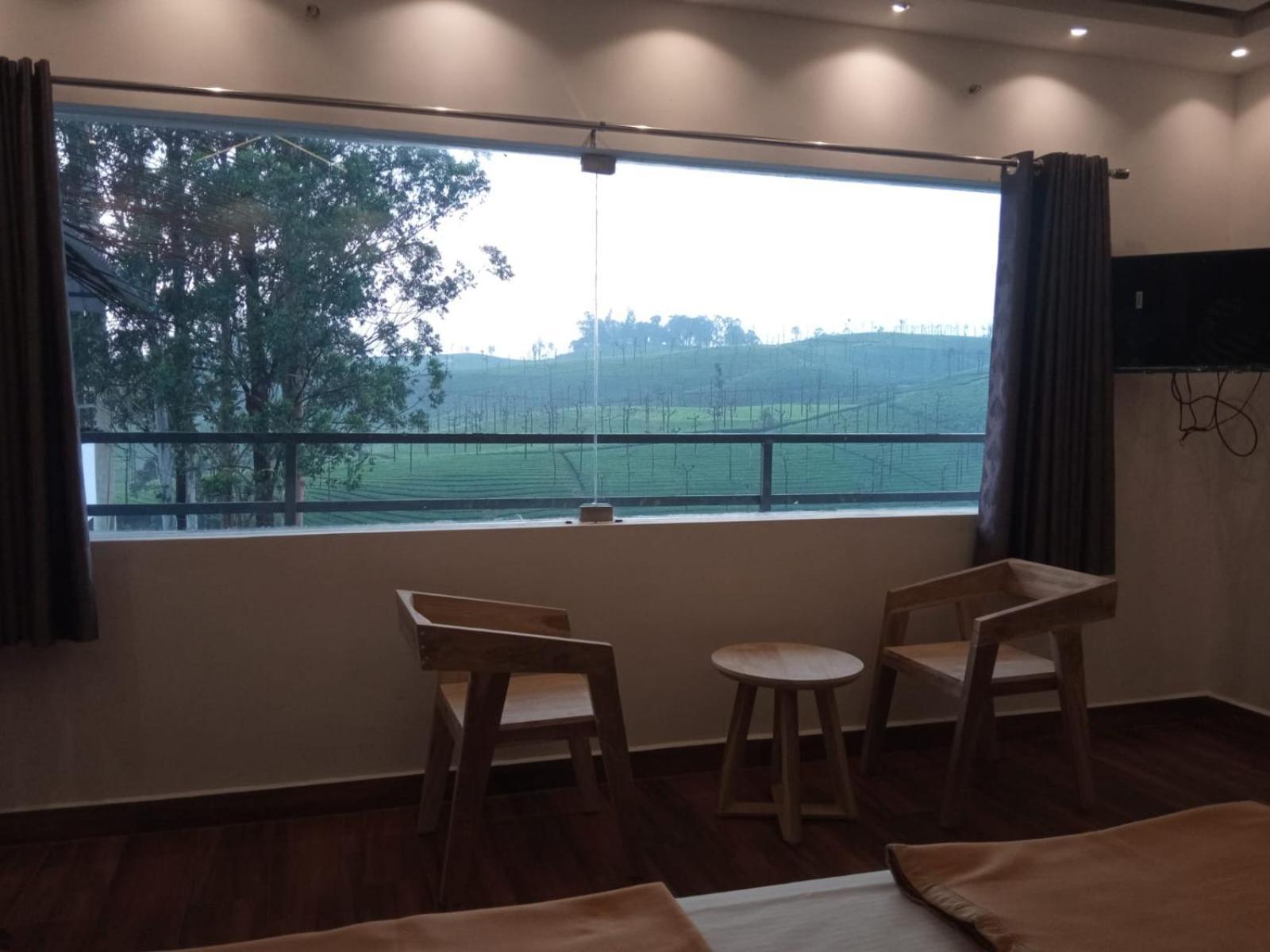 Hilltop Hotel Valparai Exterior photo